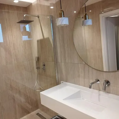 Nouvelle Szálloda 2*